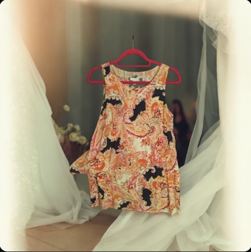 Summer Top BY J JILL Orange yellow wine dark purple. Size SP  sleeveless. 🍒